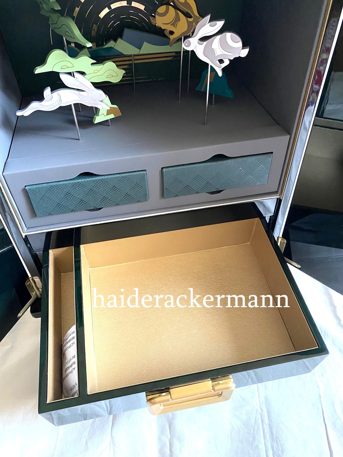 Audemars Piguet 2020 Mid-Autumn Festival lacquered wood cabinet watch display jewelry box