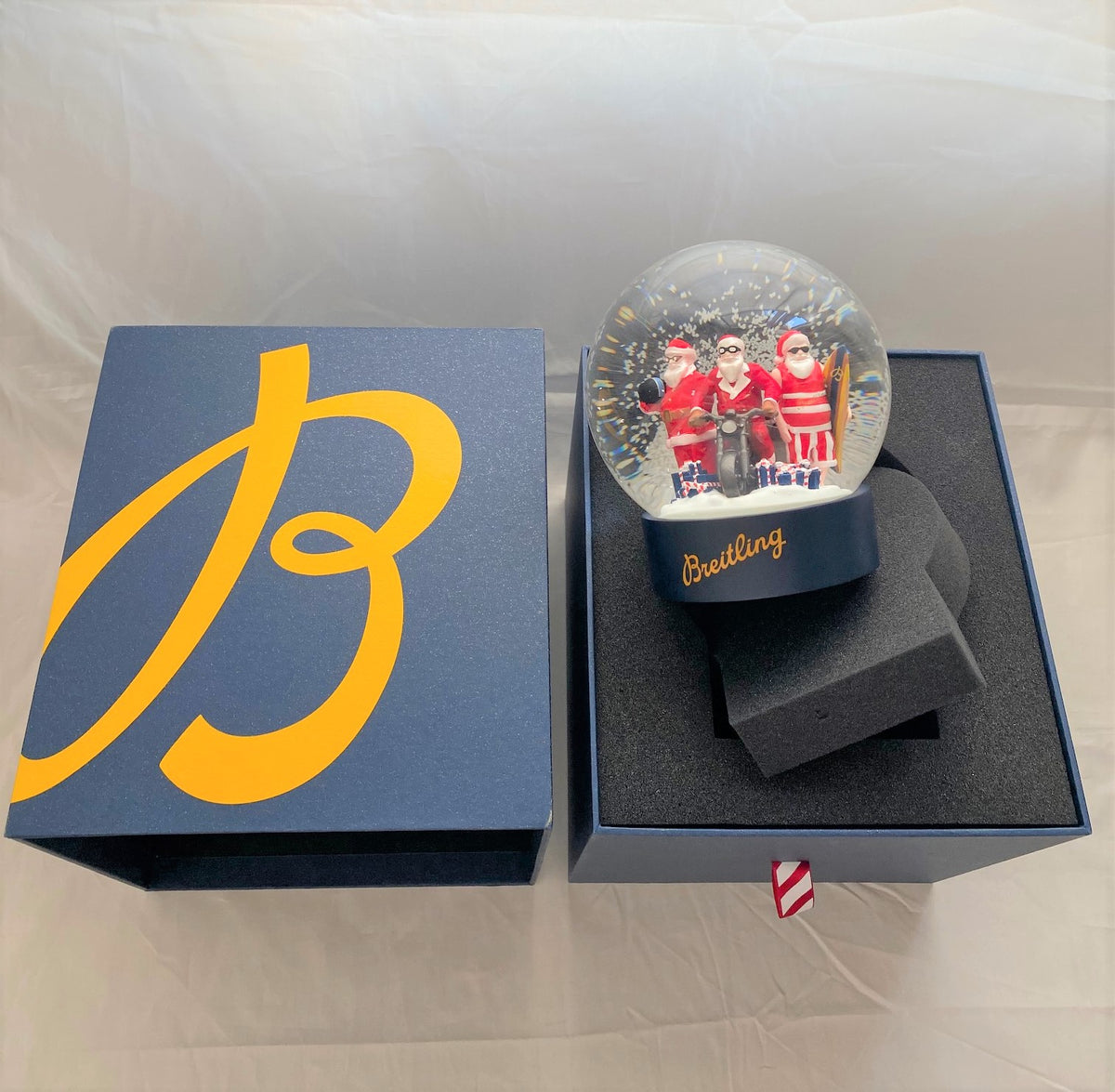 Breitling 2020 Christmas Santa Claus snow globe