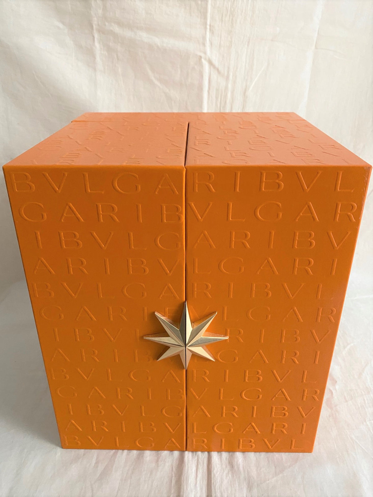 Bvlgari 2021 Mid-Autumn festival storage box with moon light design