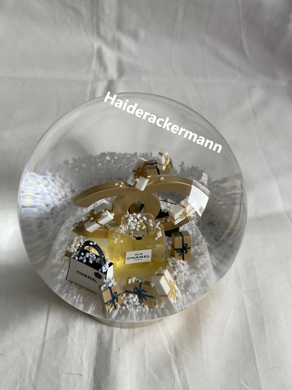 Chanel Beauty 2023 Christmas No 5 perfume snow globe