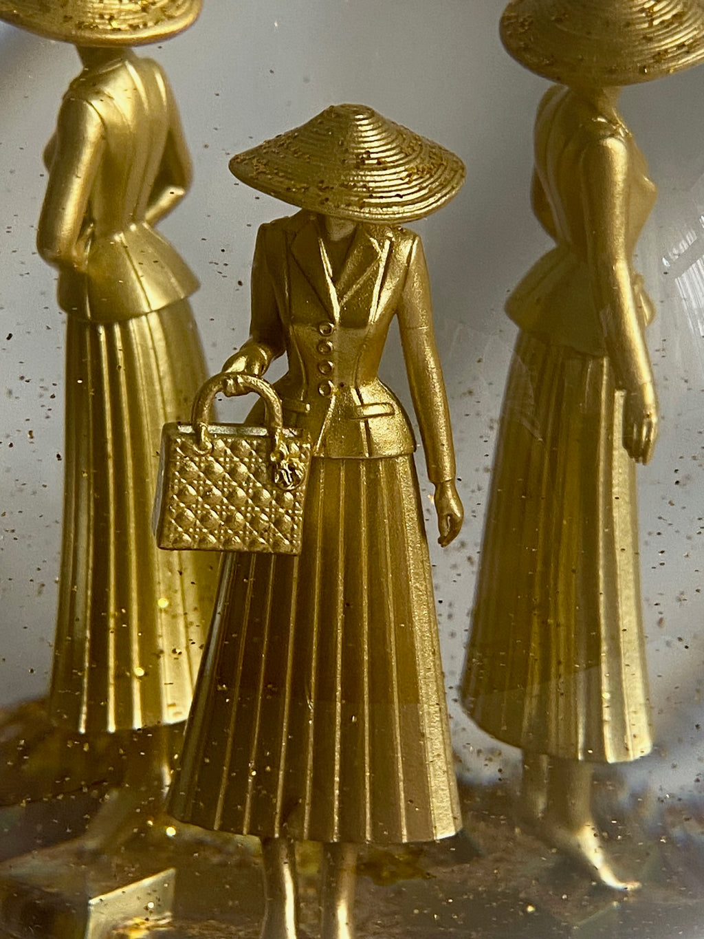 Dior 2025 Christmas new look bar suit model figure snow globe