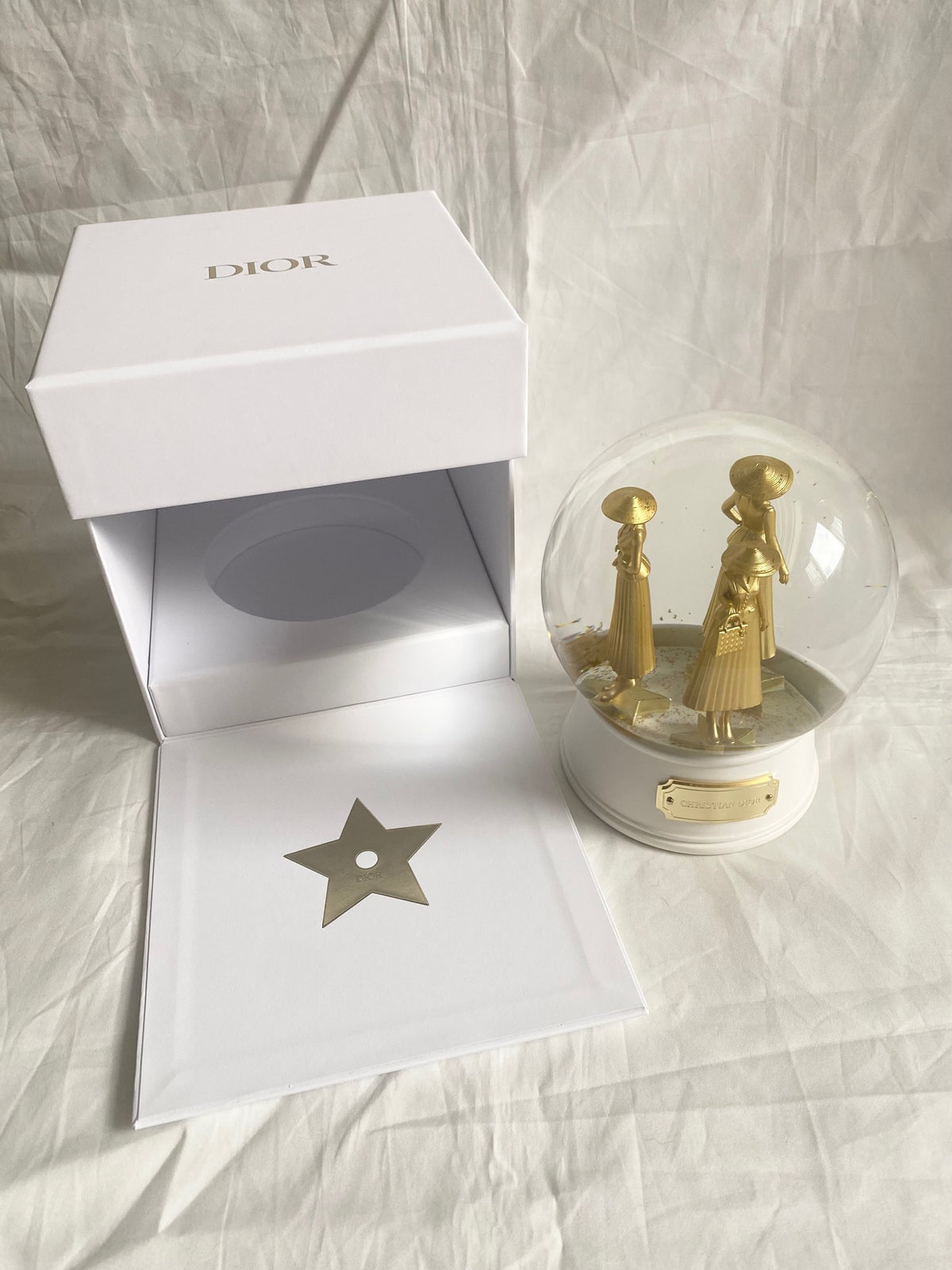 Dior 2025 Christmas new look bar suit model figure snow globe