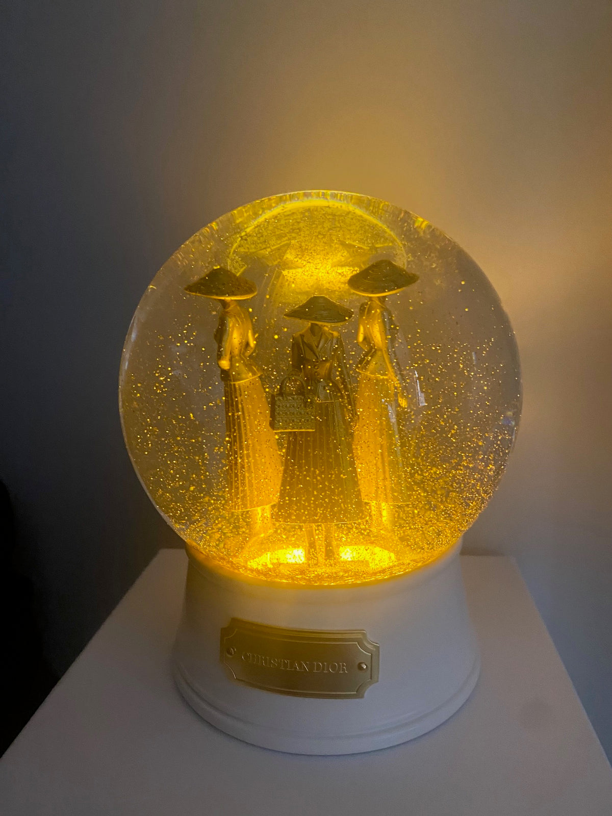 Dior 2025 Christmas new look bar suit model figure snow globe