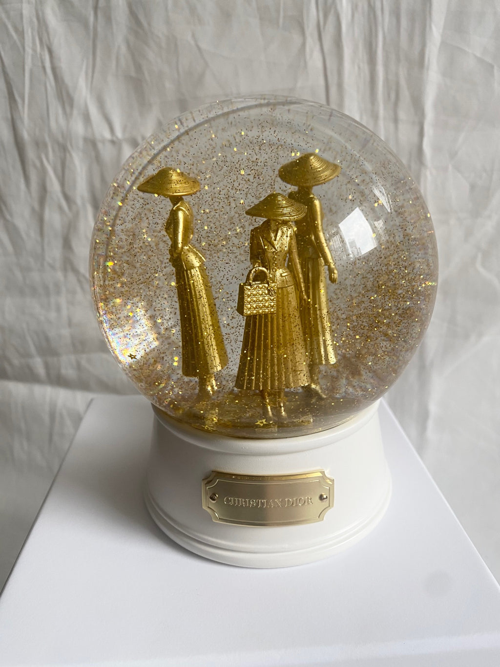 Dior 2025 Christmas new look bar suit model figure snow globe