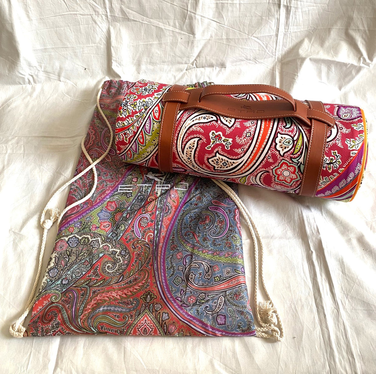 Etro 2021 spring summer paisley pattern large picnic blanket with leather handle