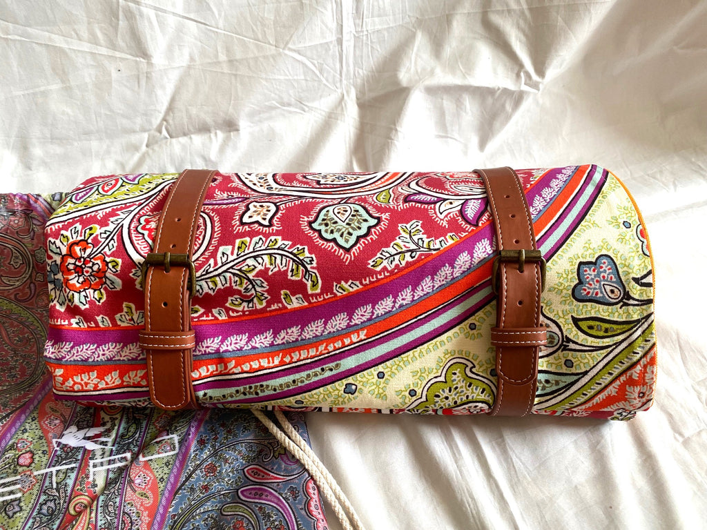Etro 2021 spring summer paisley pattern large picnic blanket with leather handle