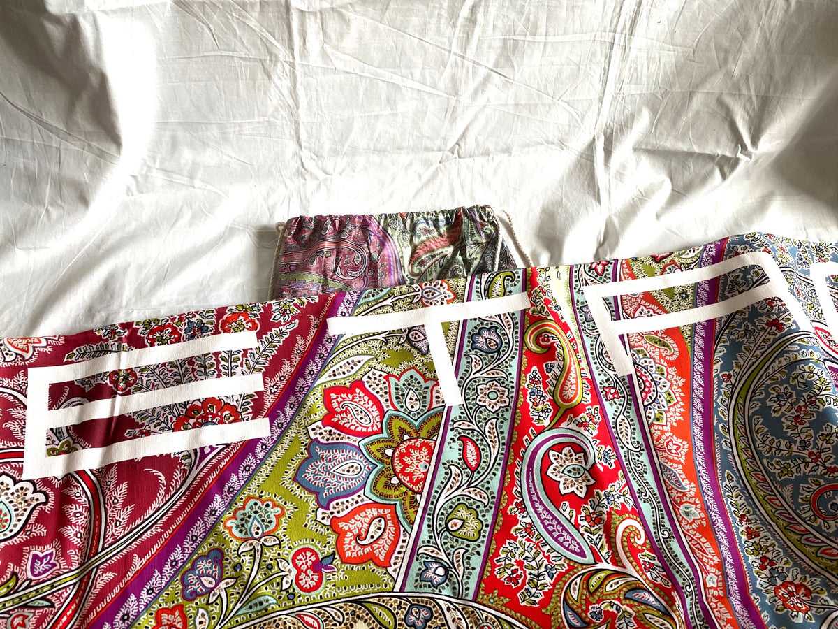 Etro 2021 spring summer paisley pattern large picnic blanket with leather handle
