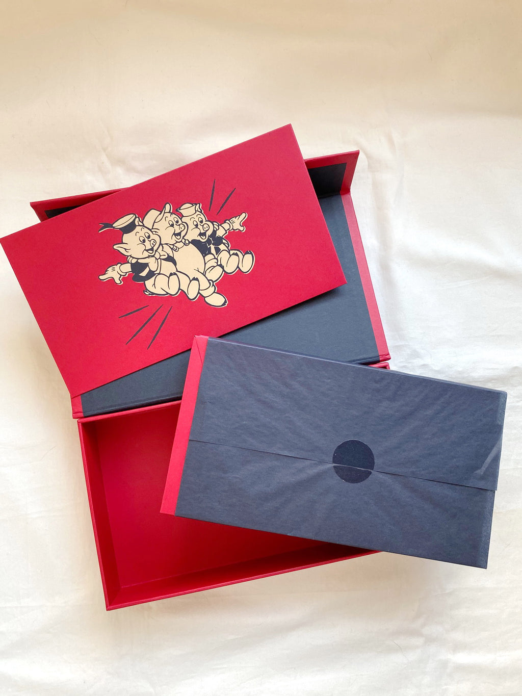 Gucci 2019 Chinese New Year red packet with Disney's Three Little Pigs motif
