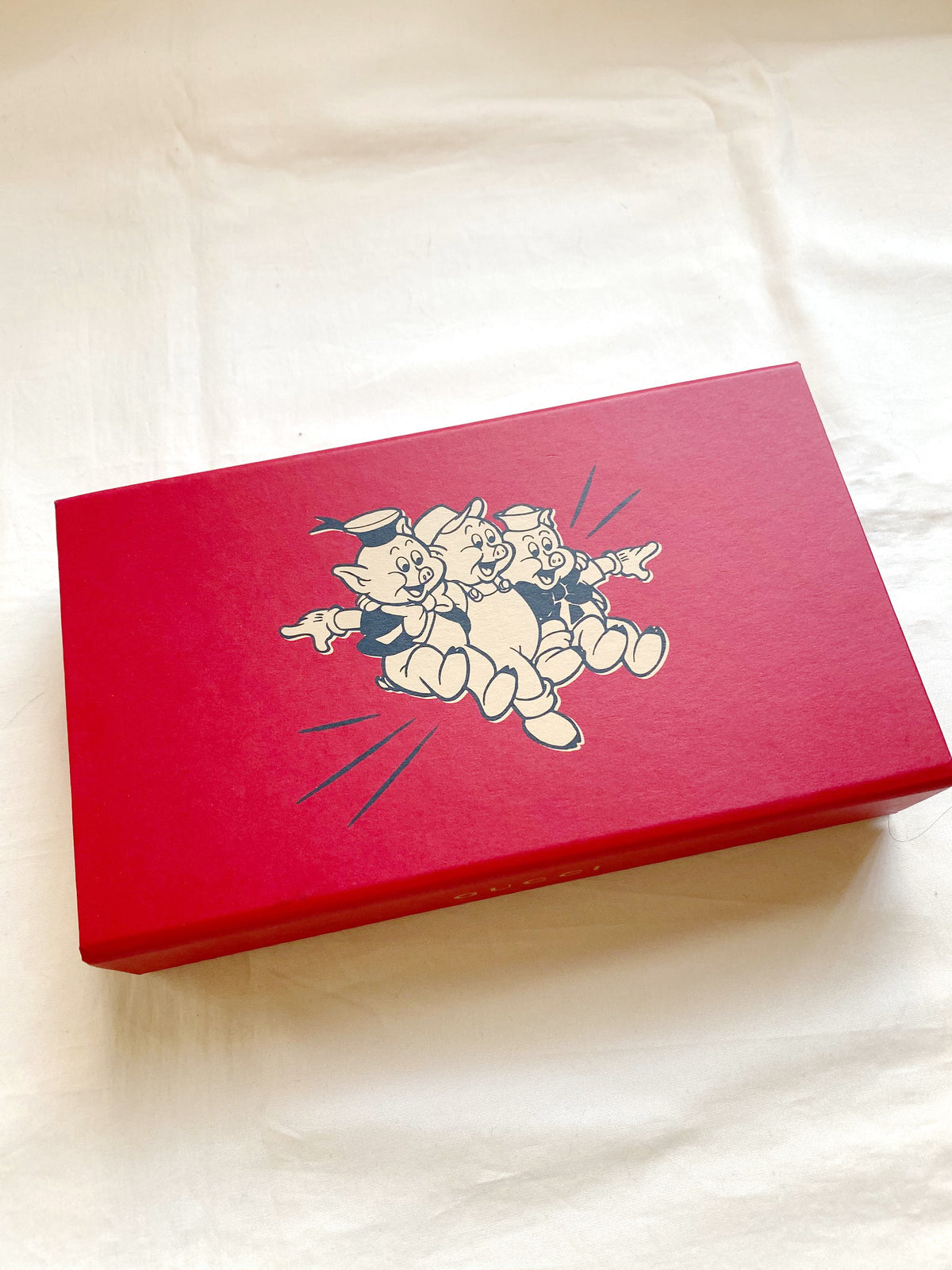 Gucci 2019 Chinese New Year red packet with Disney's Three Little Pigs motif