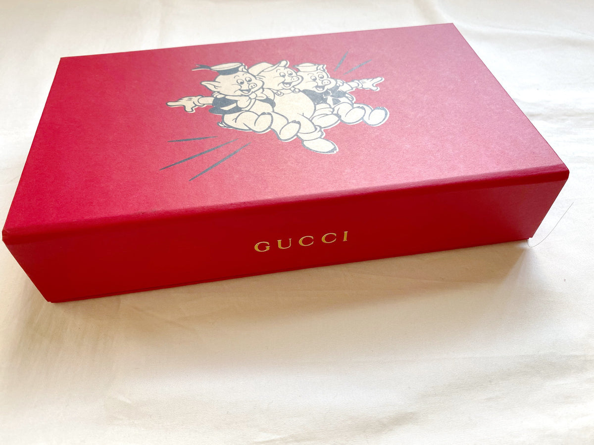 Gucci 2019 Chinese New Year red packet with Disney's Three Little Pigs motif