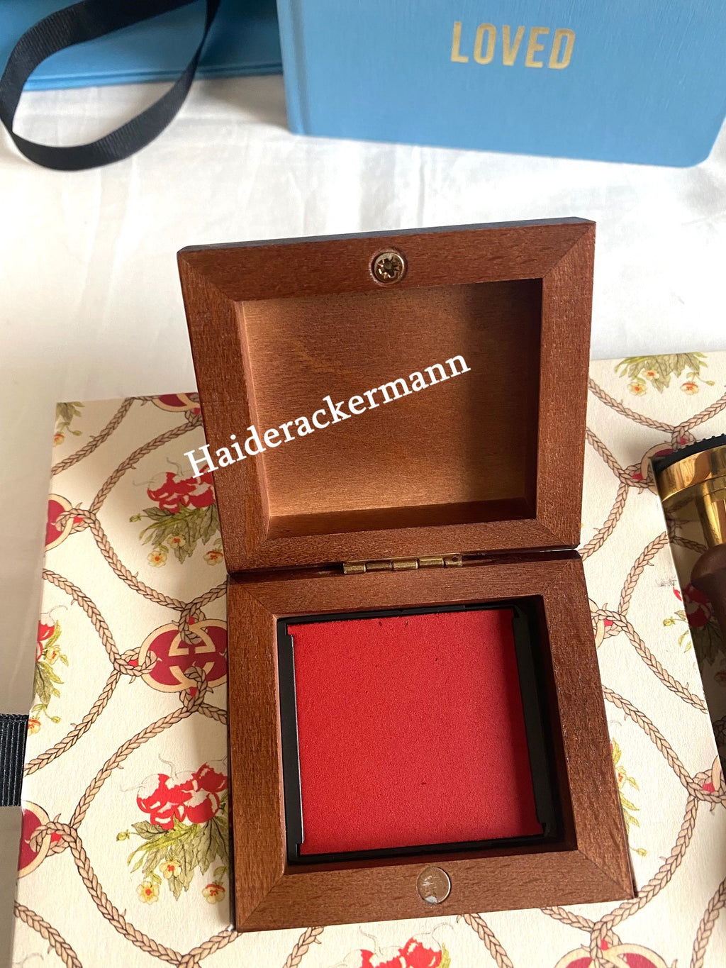 Gucci 2022 Christmas stamp notebook & greeting card box set