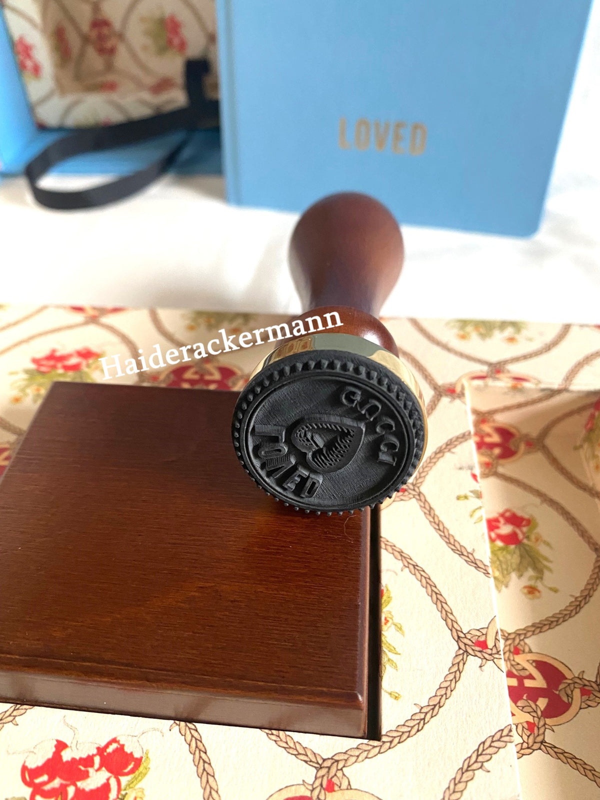 Gucci 2022 Christmas stamp notebook & greeting card box set