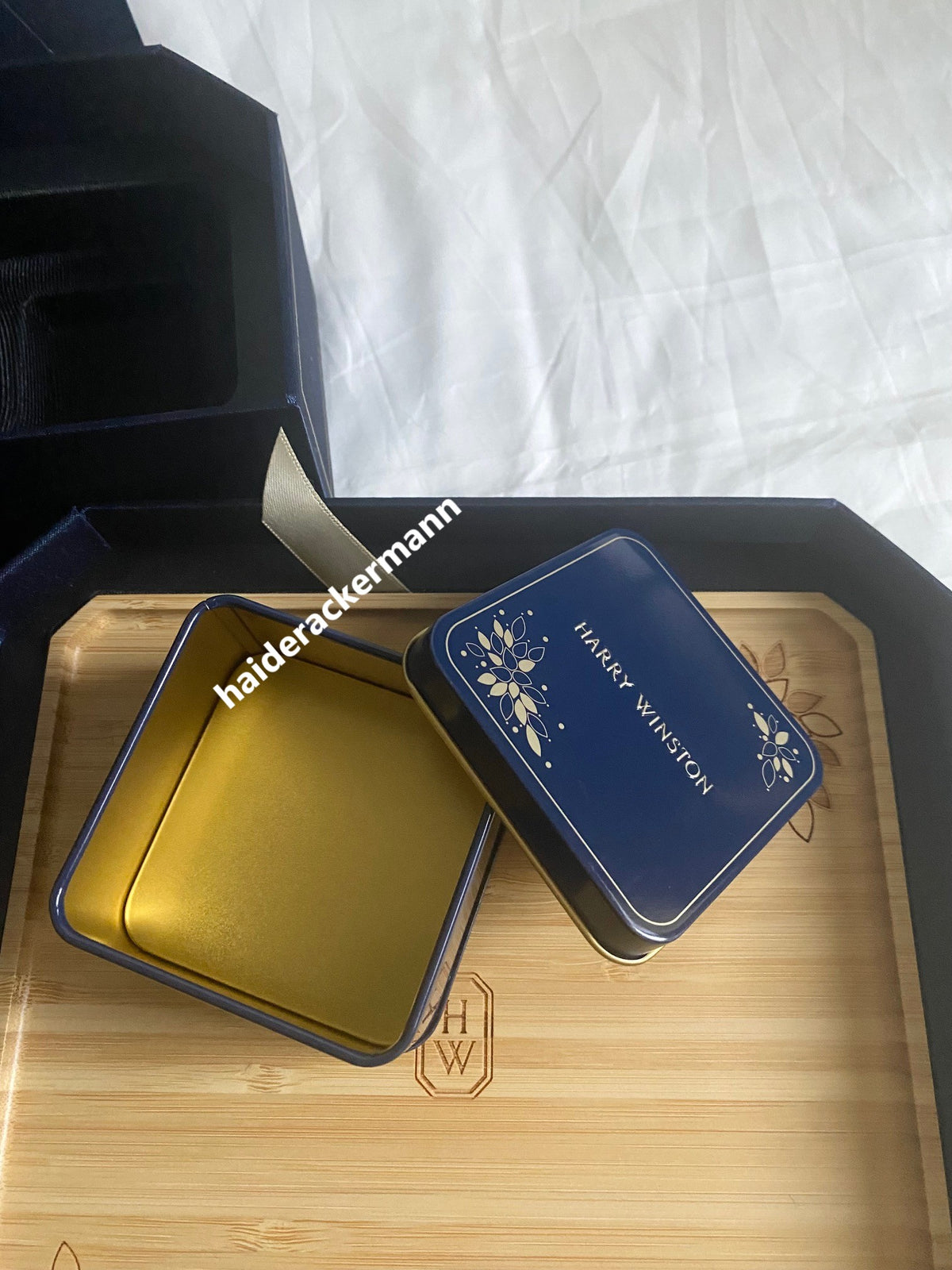 Harry Winston 2025 Mid-Autumn festival tea cups & wooden plate box set