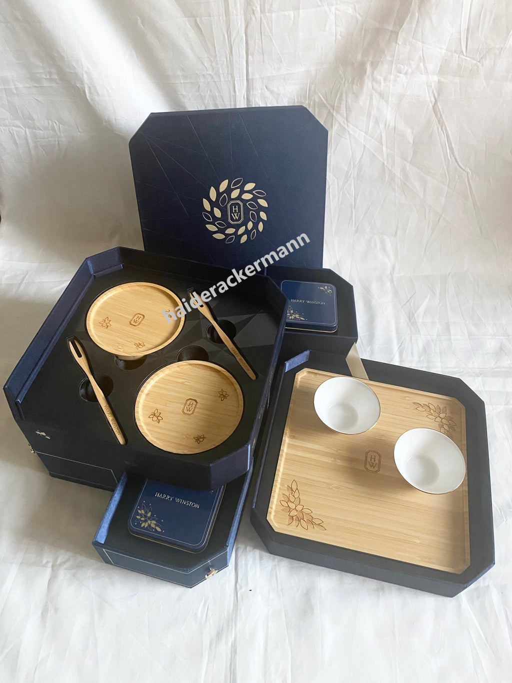 Harry Winston 2025 Mid-Autumn festival tea cups & wooden plate box set