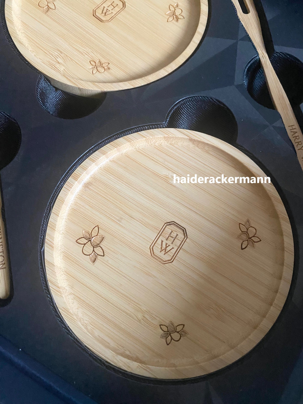 Harry Winston 2025 Mid-Autumn festival tea cups & wooden plate box set