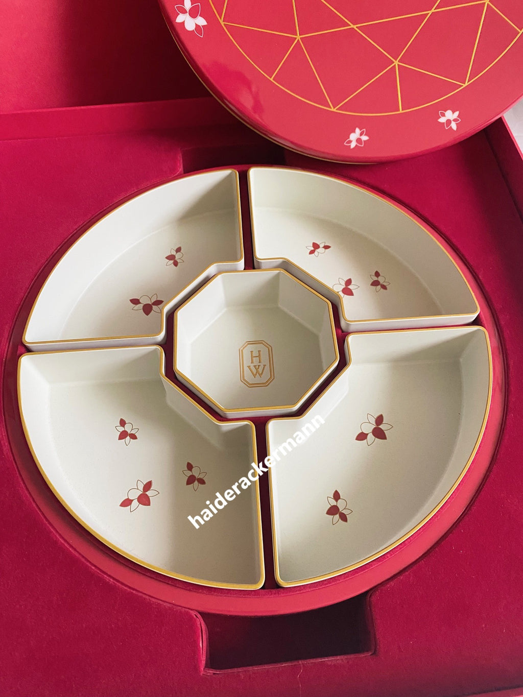 Harry Winston 2025 Chinese New Year snake motif ceramic candies box