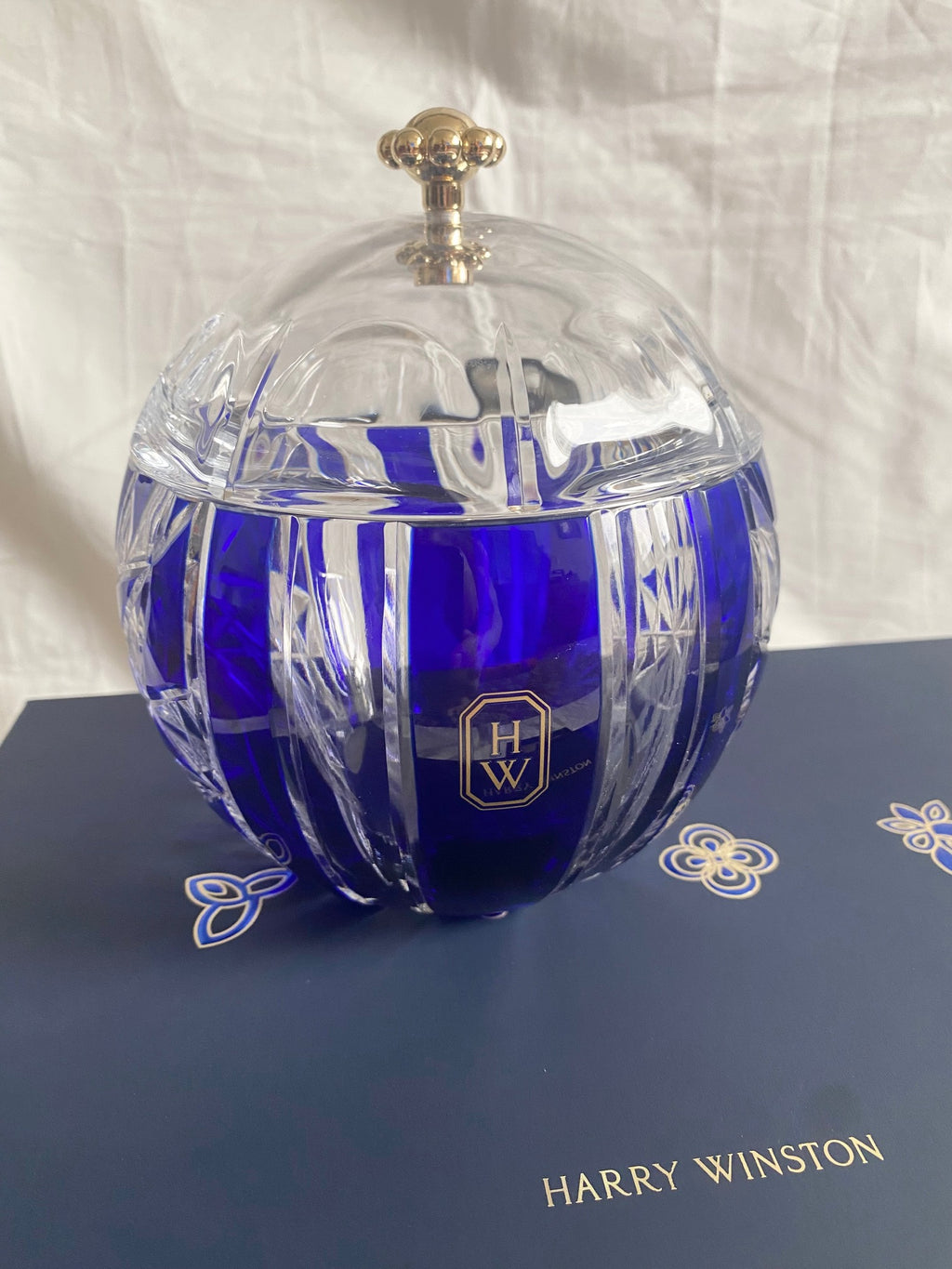 Harry Winston 2026 Mid-Autumn Festival Kiriko glass candies jar & metal cans box set