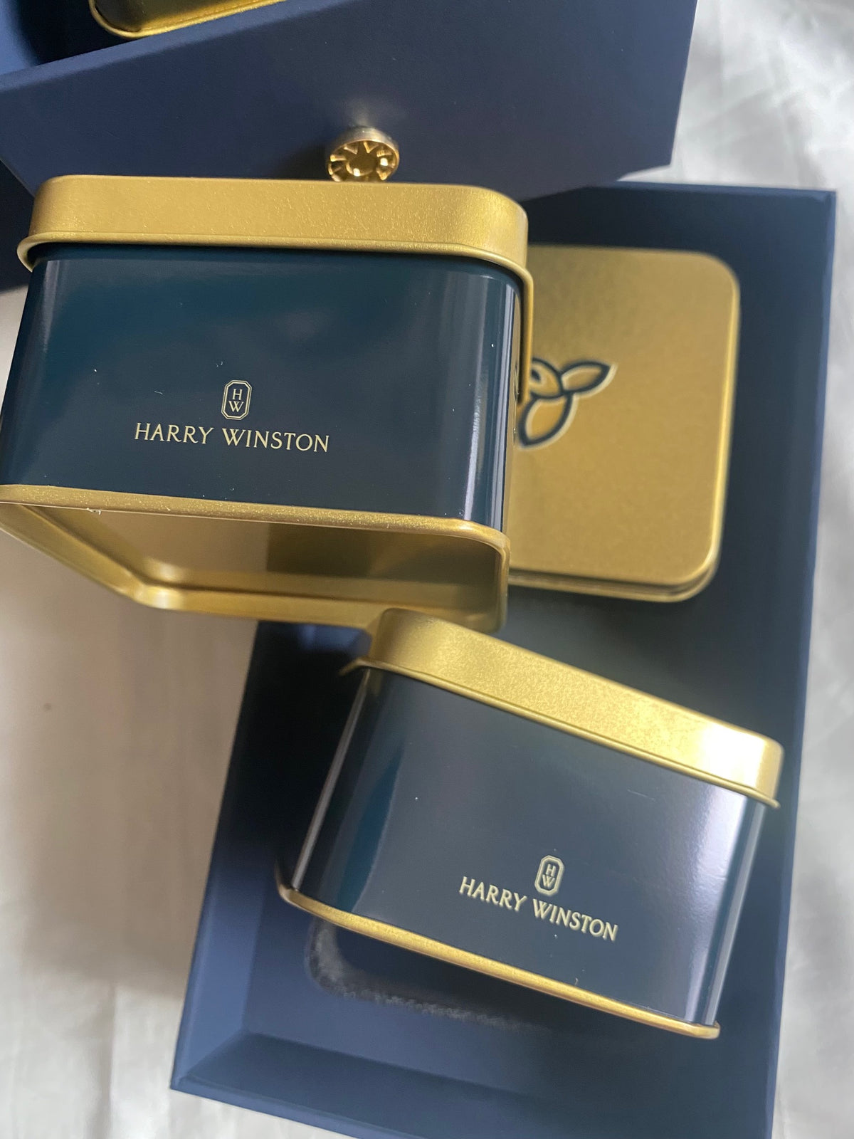 Harry Winston 2026 Mid-Autumn Festival Kiriko glass candies jar & metal cans box set