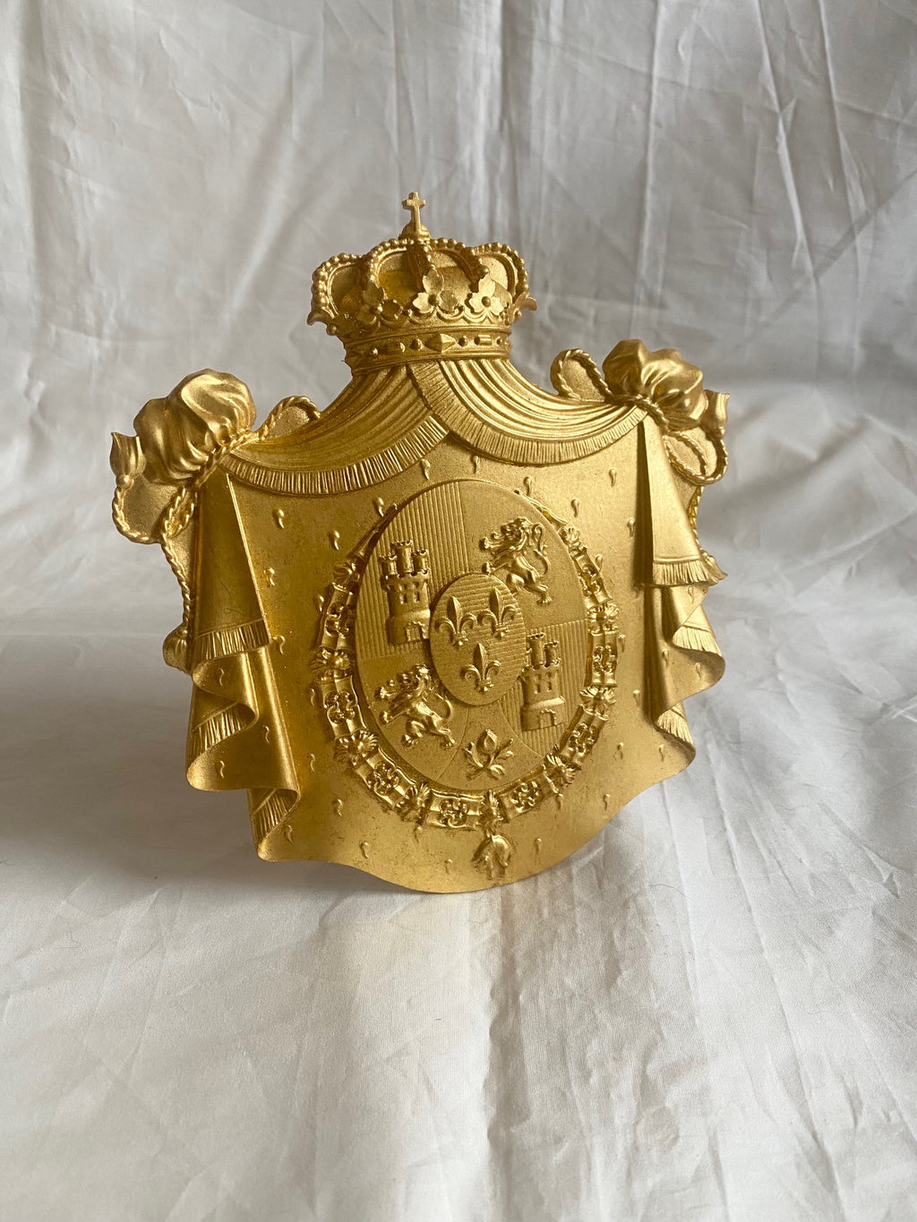Cartier 2019 gold family crest arm of coat stand