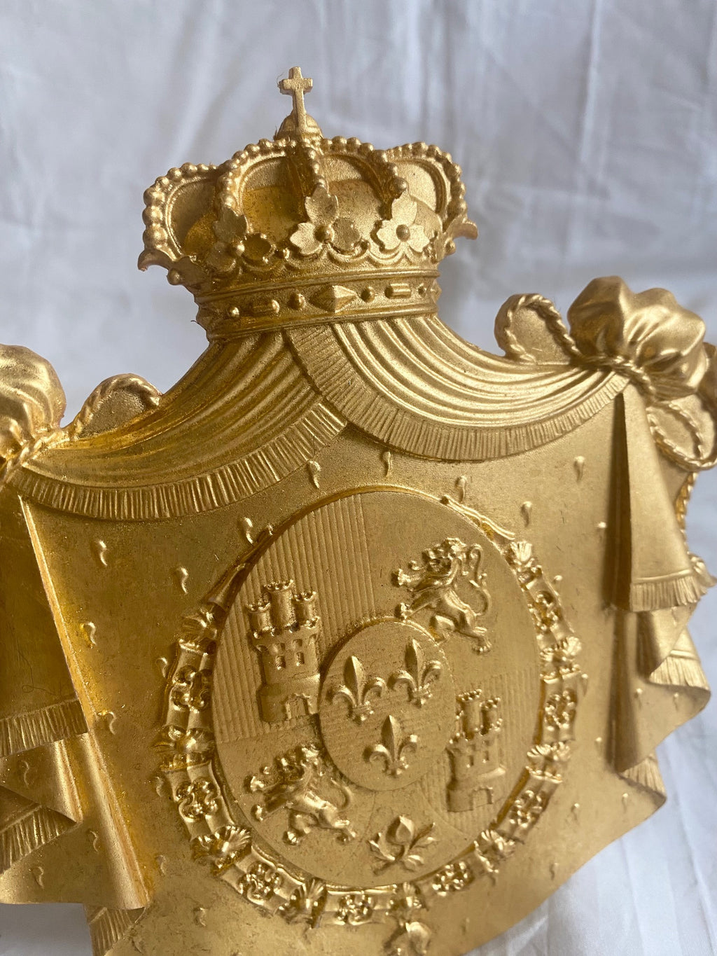 Cartier 2019 gold family crest arm of coat stand
