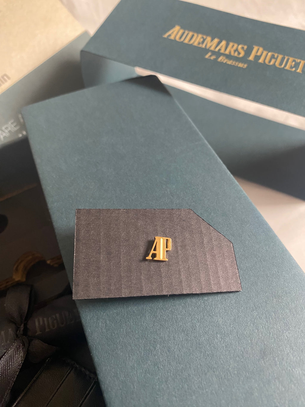 Audemars Piguet watchmaker loupe pen AP logo pin card holder & book kit set