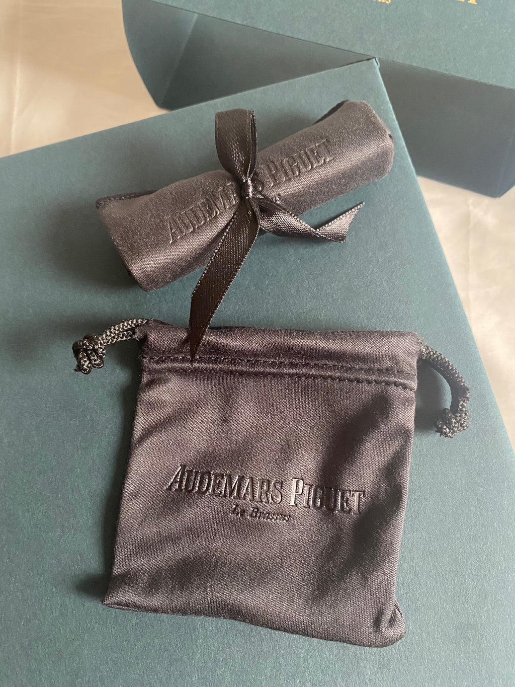 Audemars Piguet watchmaker loupe pen AP logo pin card holder & book kit set