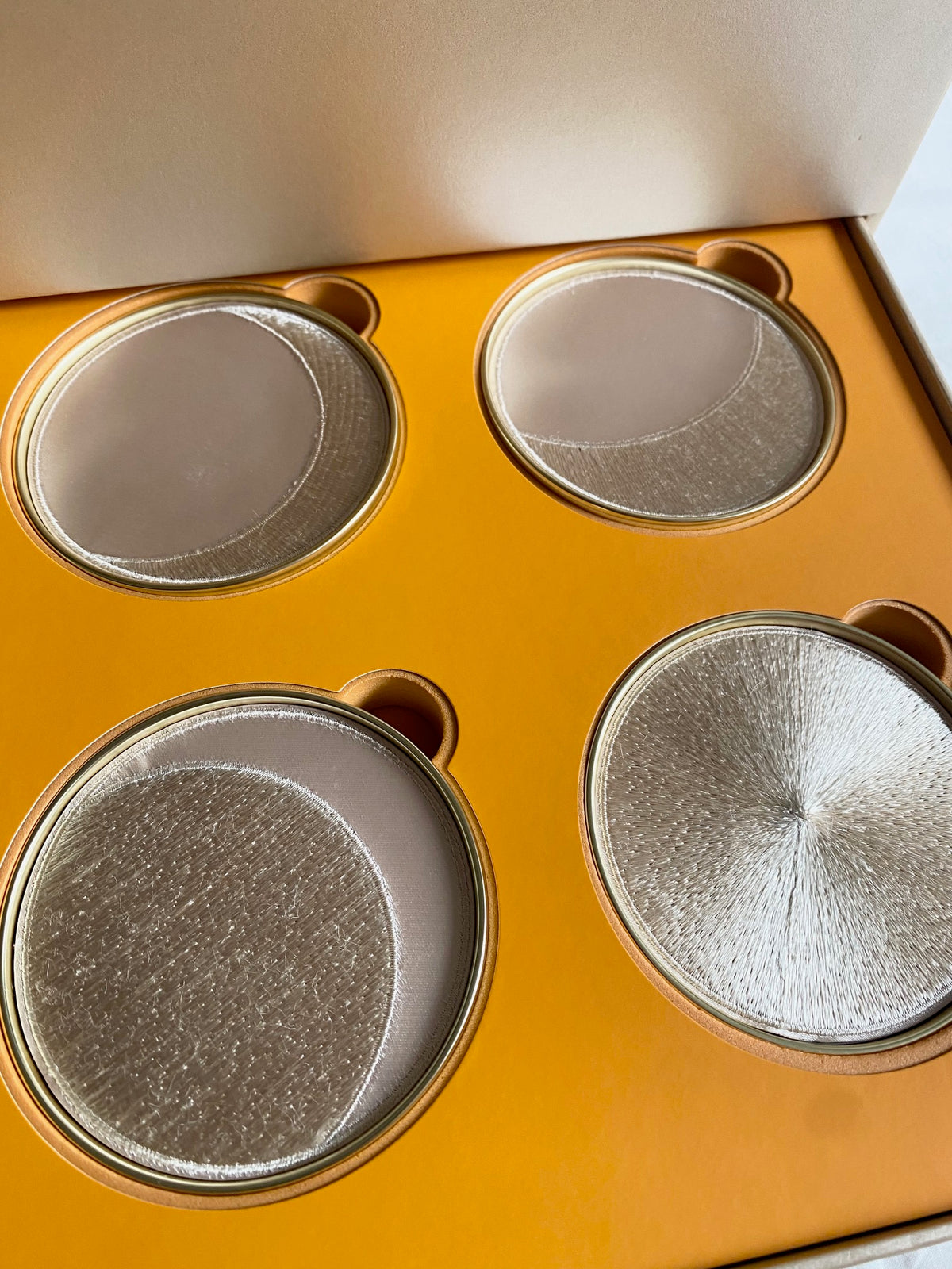 Bvlgari 2026 Mid-Autumn Festival Diva's Dream fan-shaped embroidered jewelry display tray box set