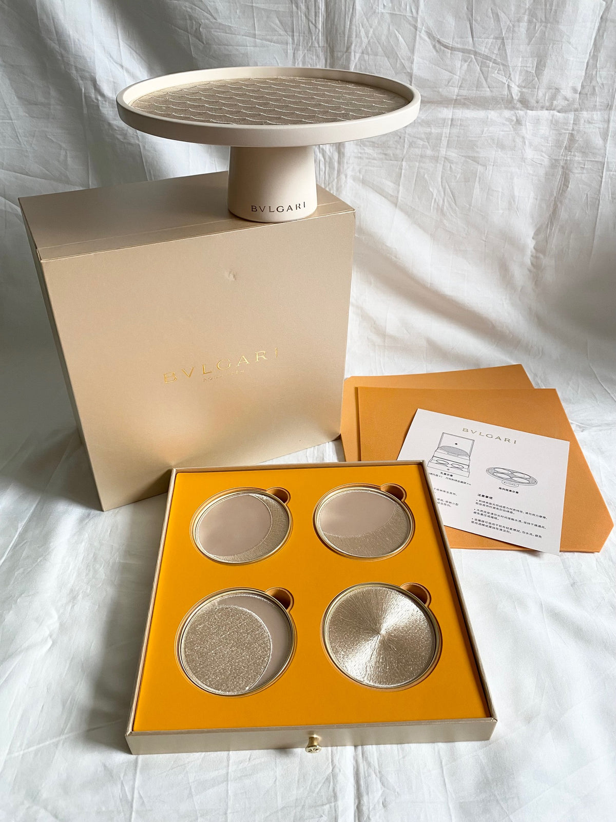 Bvlgari 2026 Mid-Autumn Festival Diva's Dream fan-shaped embroidered jewelry display tray box set