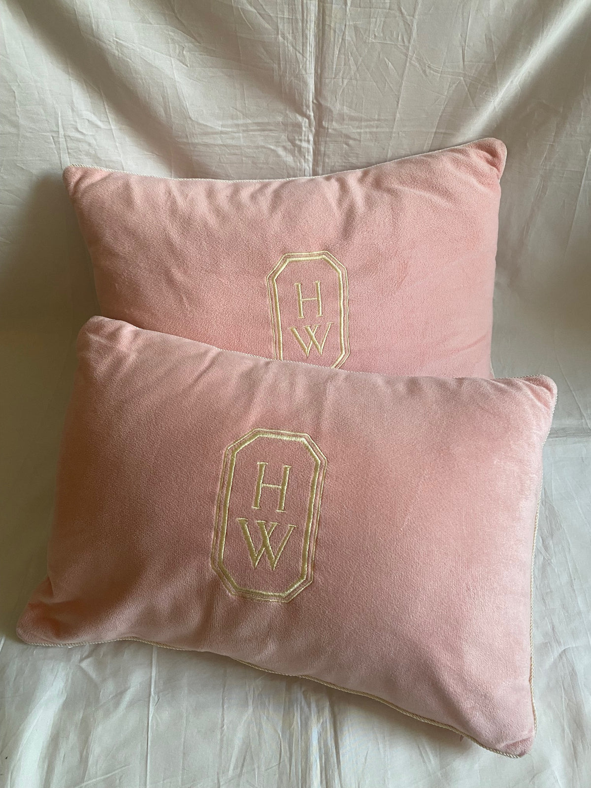 Harry Winston 2021/ 2022 Shanghai event props - pairs of pink cushion