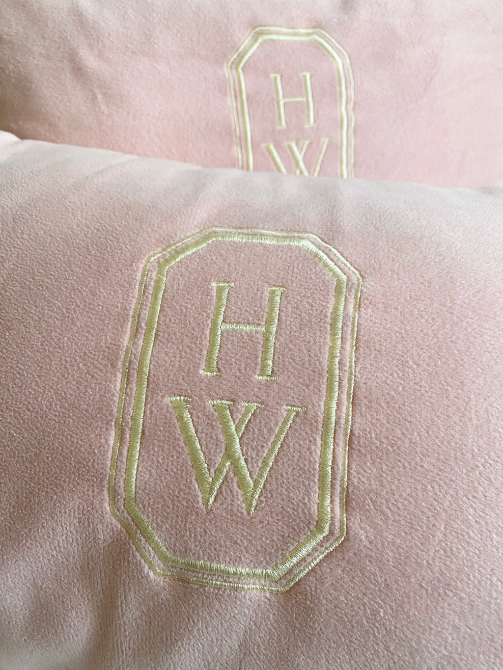 Harry Winston 2021/ 2022 Shanghai event props - pairs of pink cushion