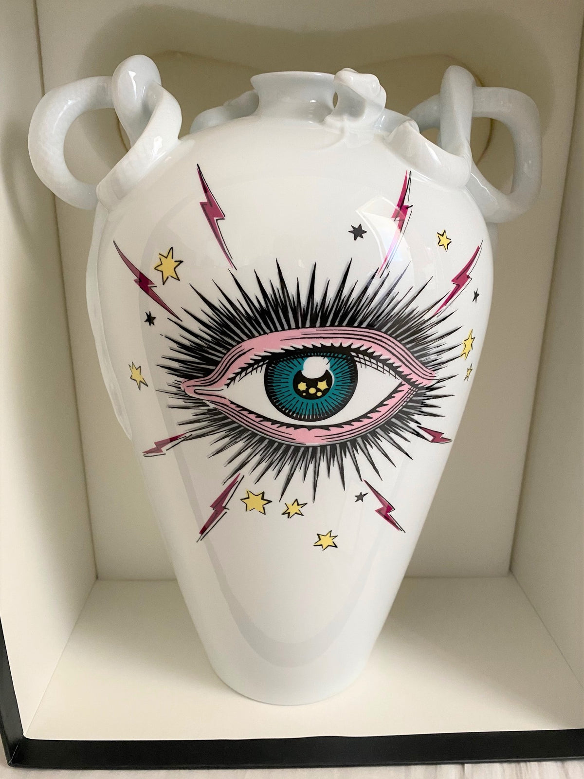 Gucci 2019 F/W Star Eye porcelain vase crafted by Richard Ginori