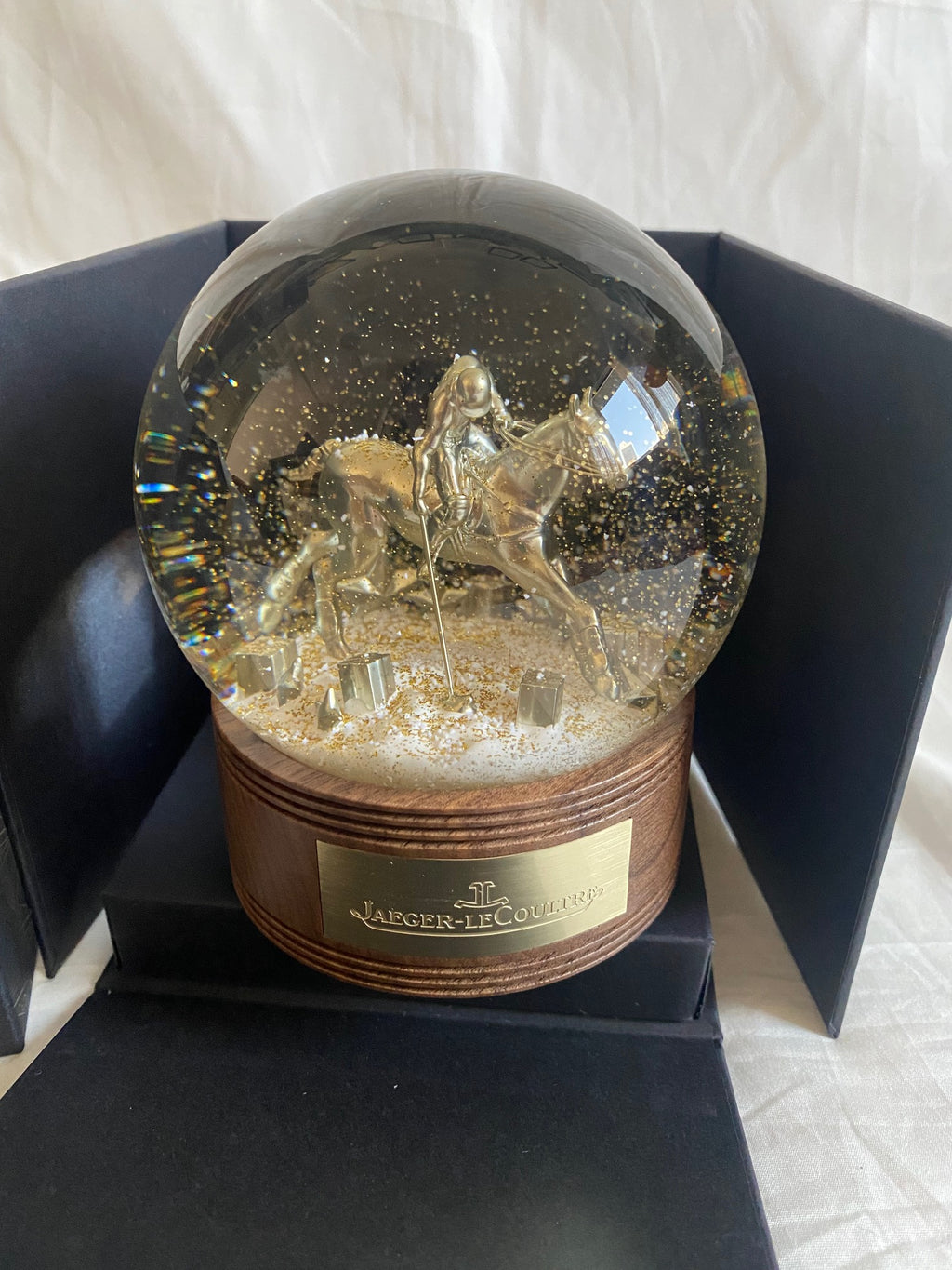 Jaeger-LeCoultre 2025 Christmas snow globe