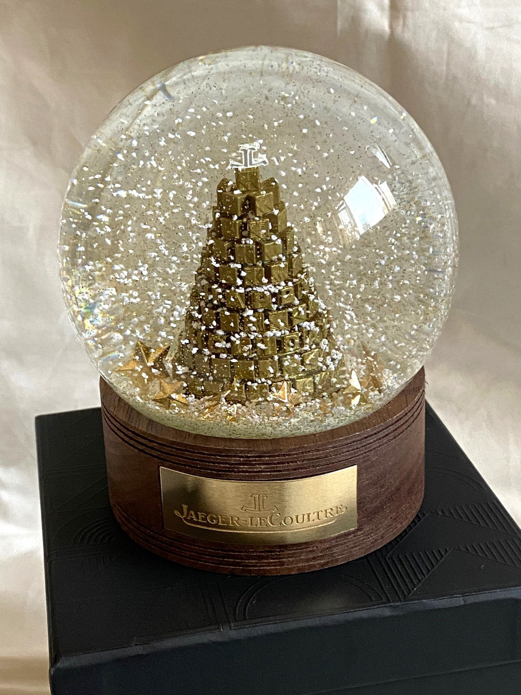 Jaeger-LeCoultre 2022 Christmas tree snow globe