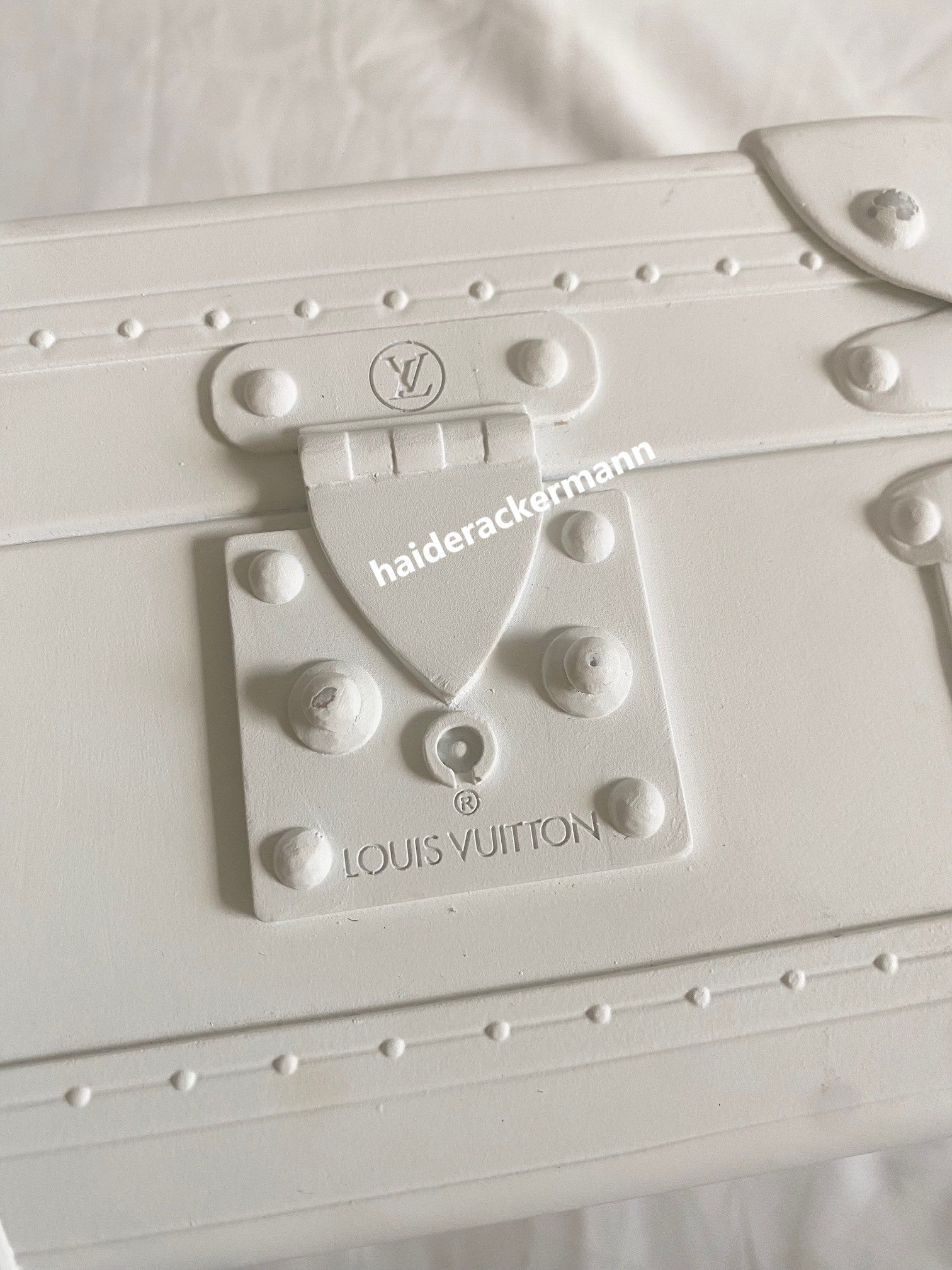 Louis Vuitton 2020 X'mas white mini trunk