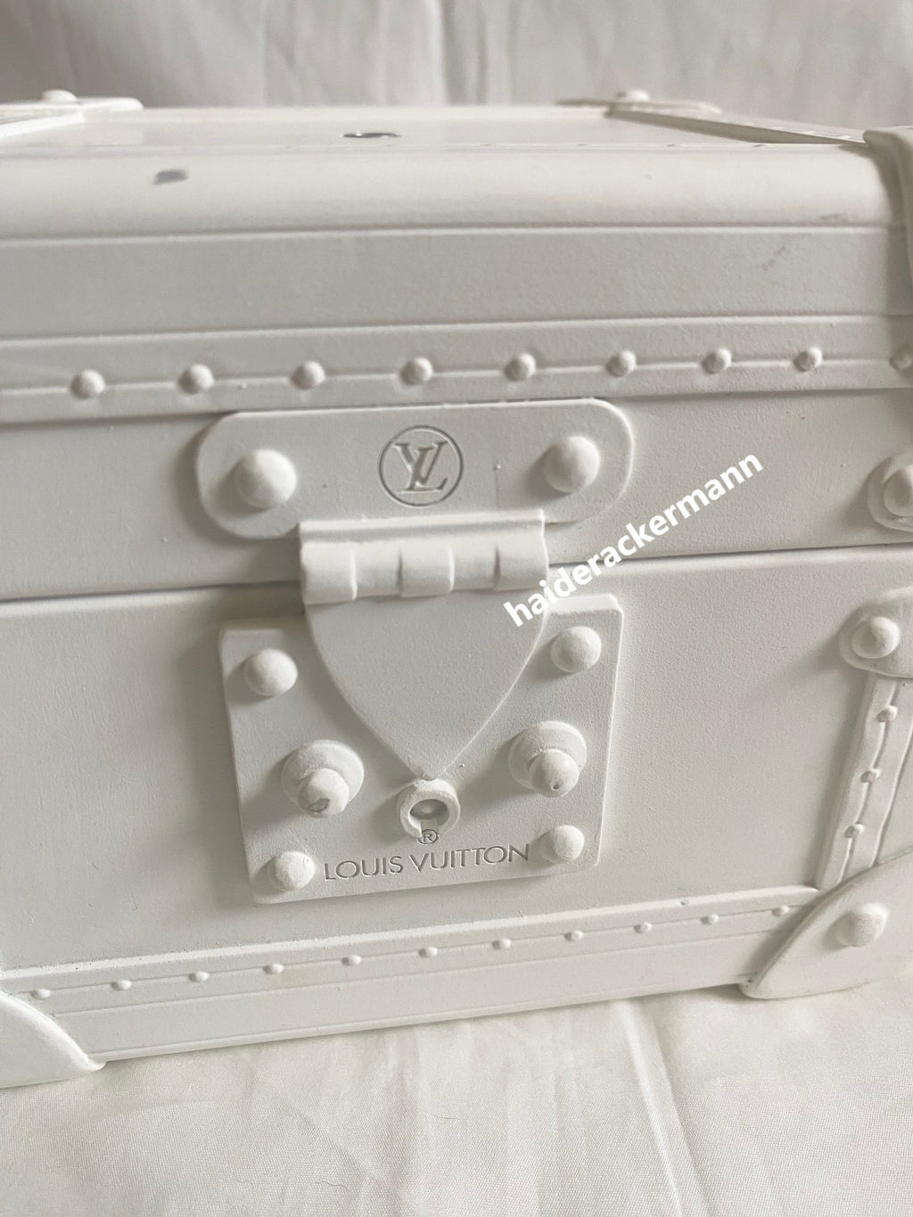 Louis Vuitton 2020 X'mas white mini trunk