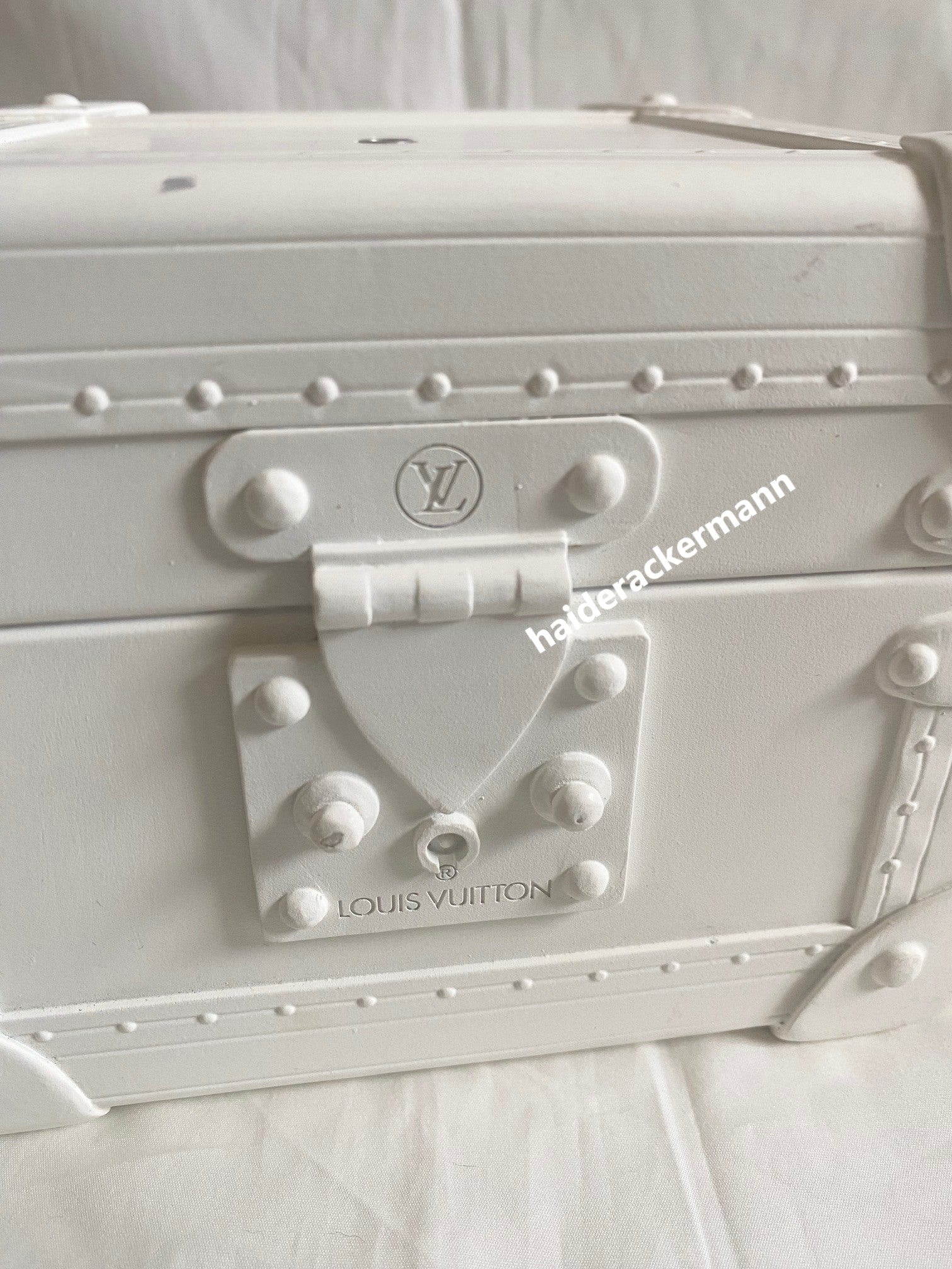 Louis Vuitton 2020 X'mas white mini trunk