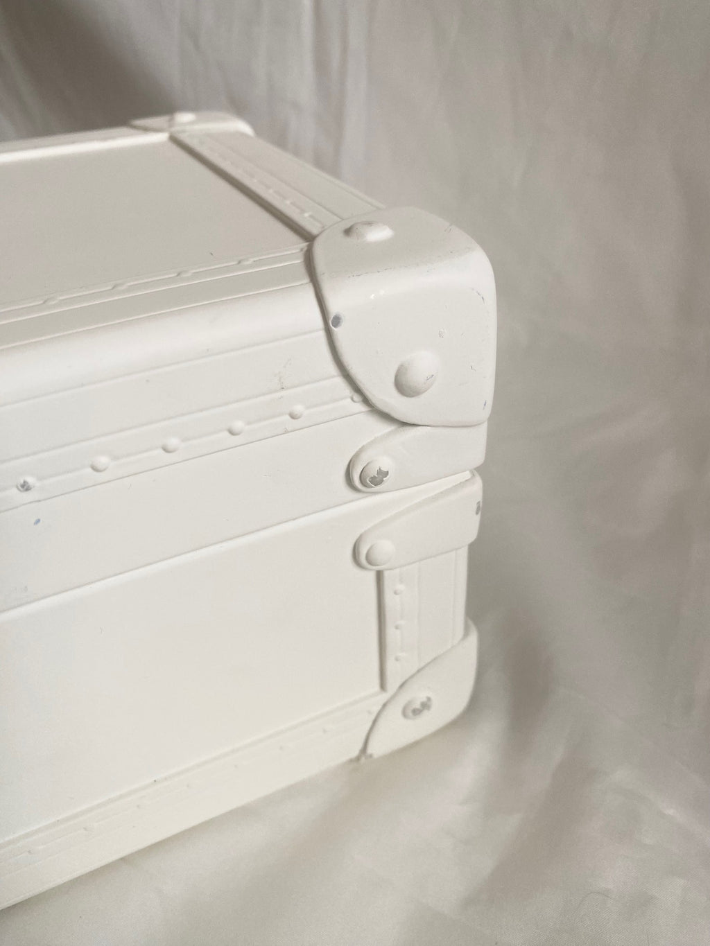 Louis Vuitton 2020 X'mas white mini trunk
