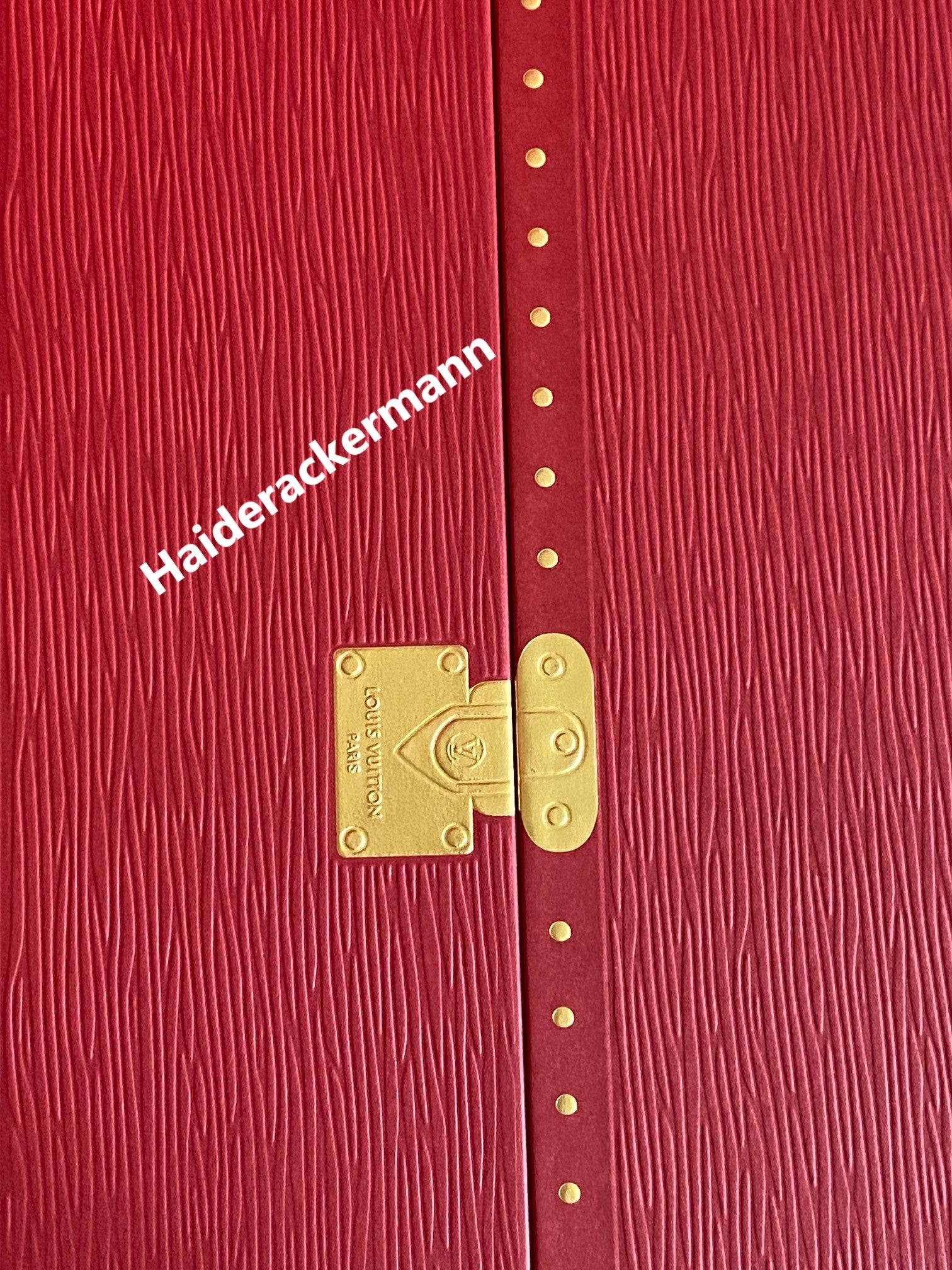 Louis Vuitton 2023 Christmas ornament calendar with trunk design