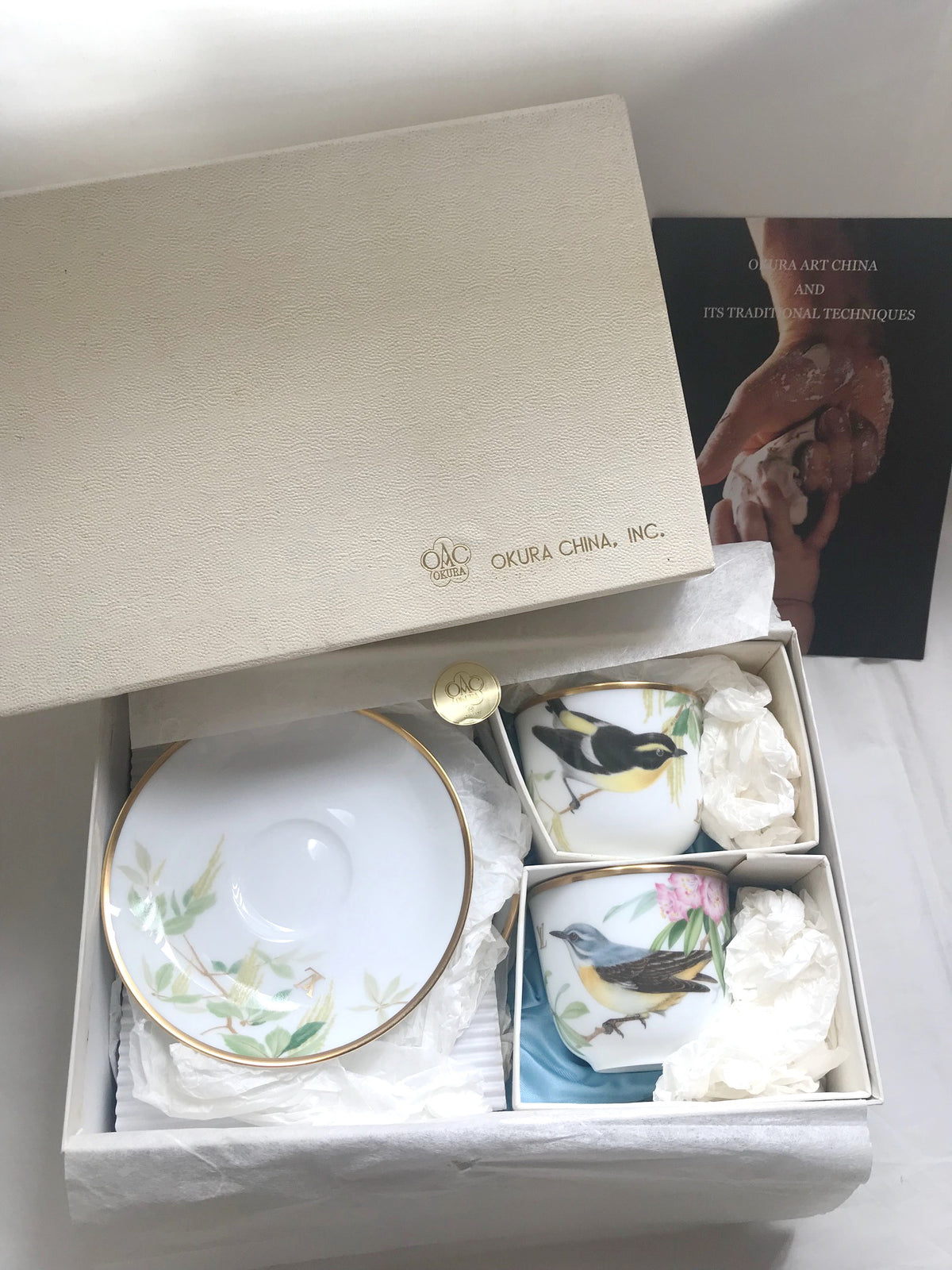 Louis Vuitton 2007 Nagoya store opening X Okura China porcelain tea cups box set