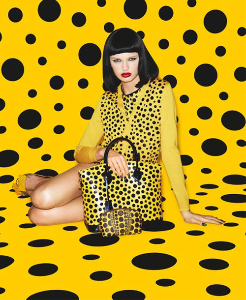 Louis Vuitton X Yayoi Kusama 2012 capsule collection polka dots coins purse