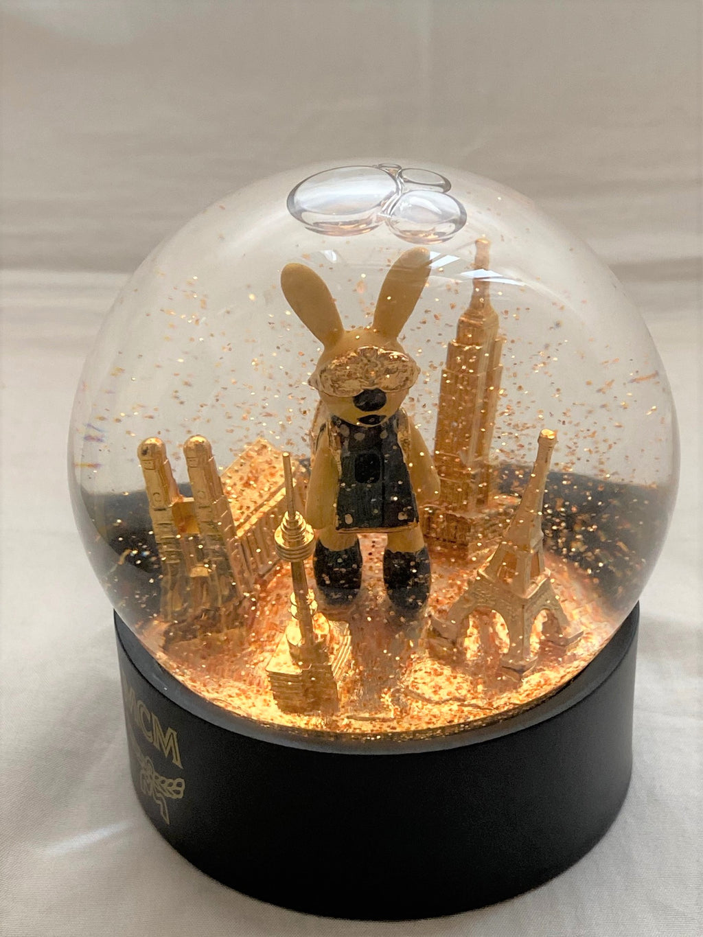 MCM 2016 Christmas rabbit snow globe