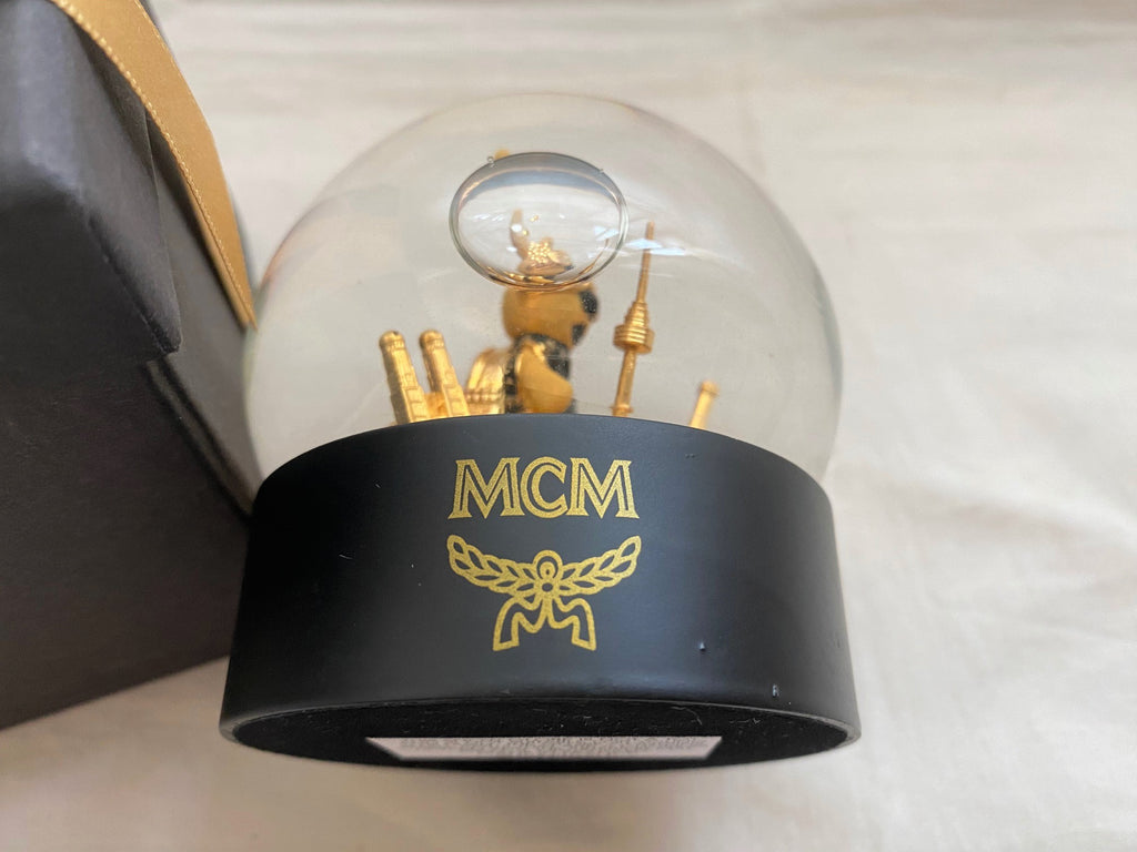 MCM 2016 Christmas rabbit snow globe