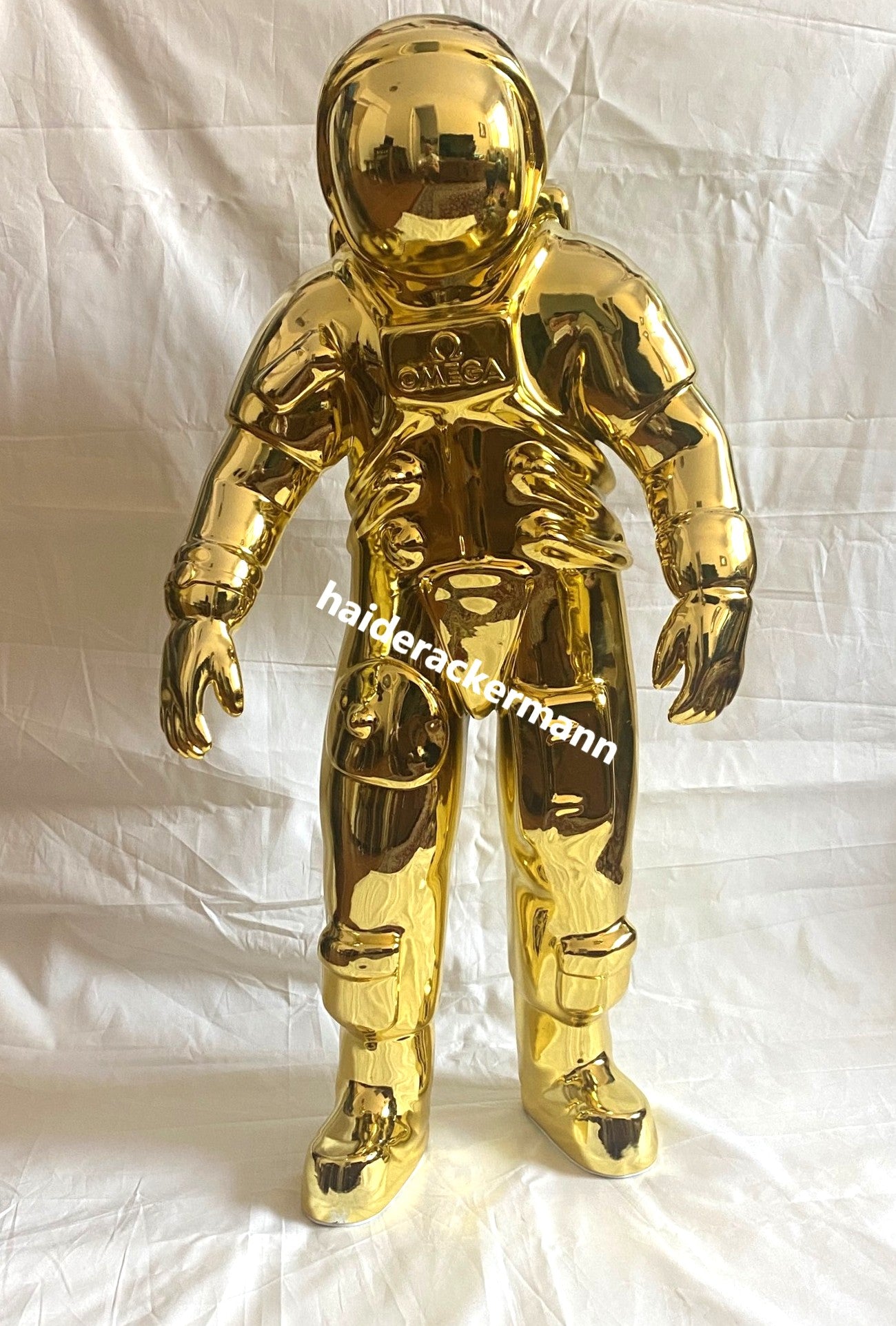 Omega 50th anniversary of Apollo 11 Moon Landing 70cm gold astronaut