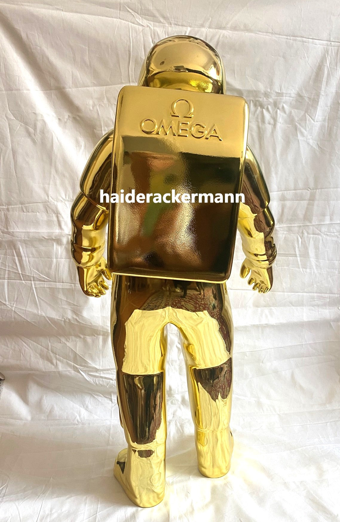 Omega 50th anniversary of Apollo 11 Moon Landing 70cm gold astronaut