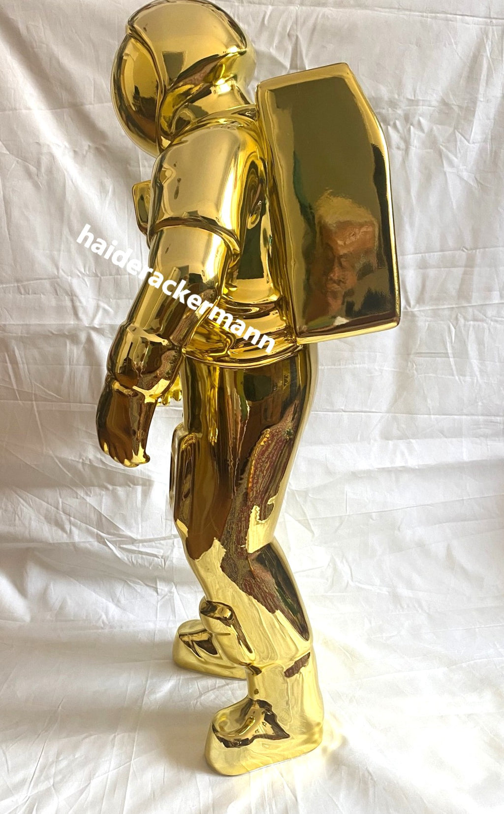 Omega 50th anniversary of Apollo 11 Moon Landing 70cm gold astronaut