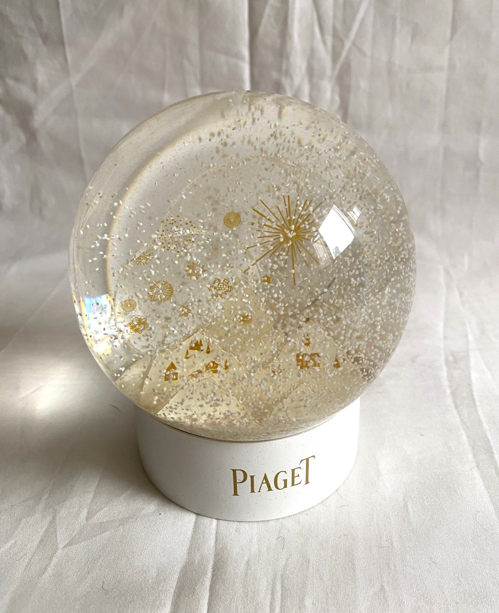 Piaget 2019 Christmas Swiss snow mountain snow globe