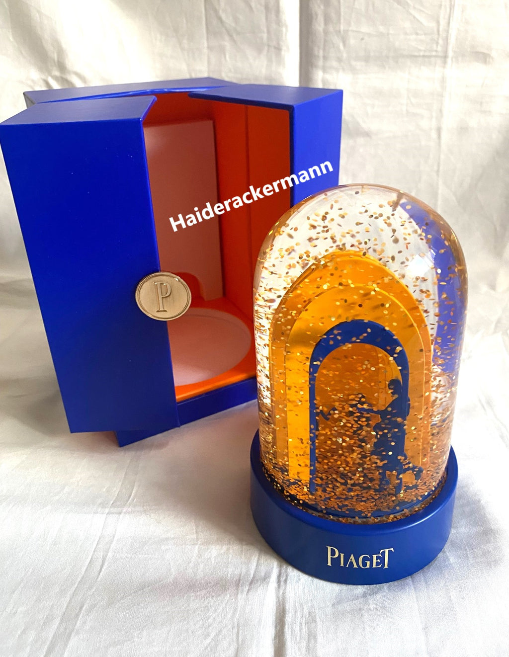 Piaget 2022 Christmas snow globe