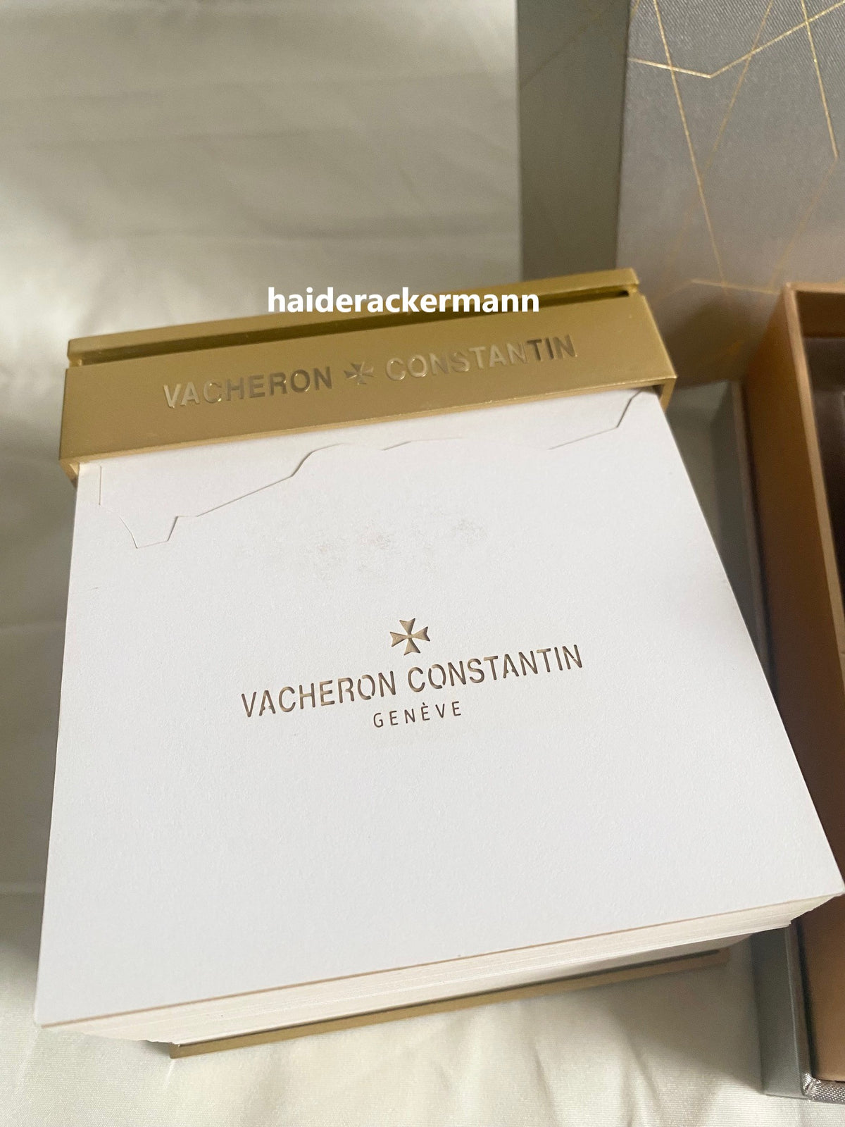 Vacheron Constantin 270th calendar memo pad with light design