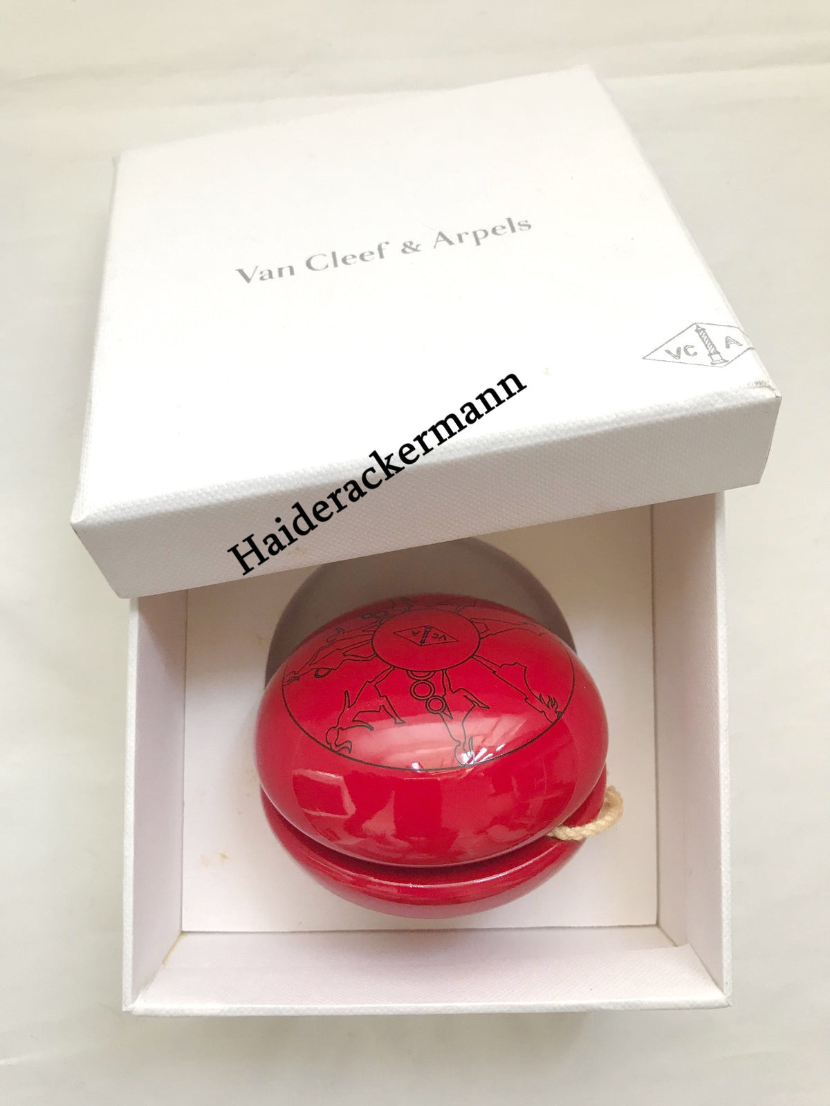 Van Cleef & Arpels vip gift red yo-yo toy