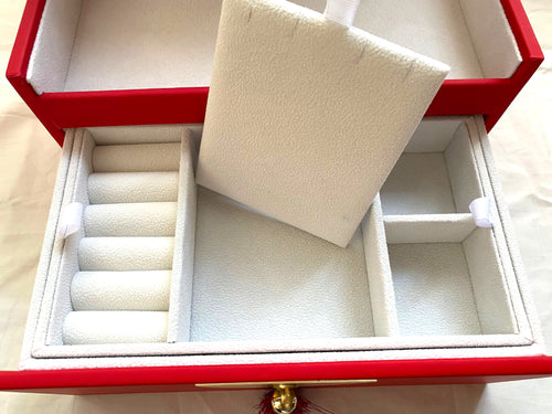 Boucheron 2022 Chinese New Year red packet & jewelry box